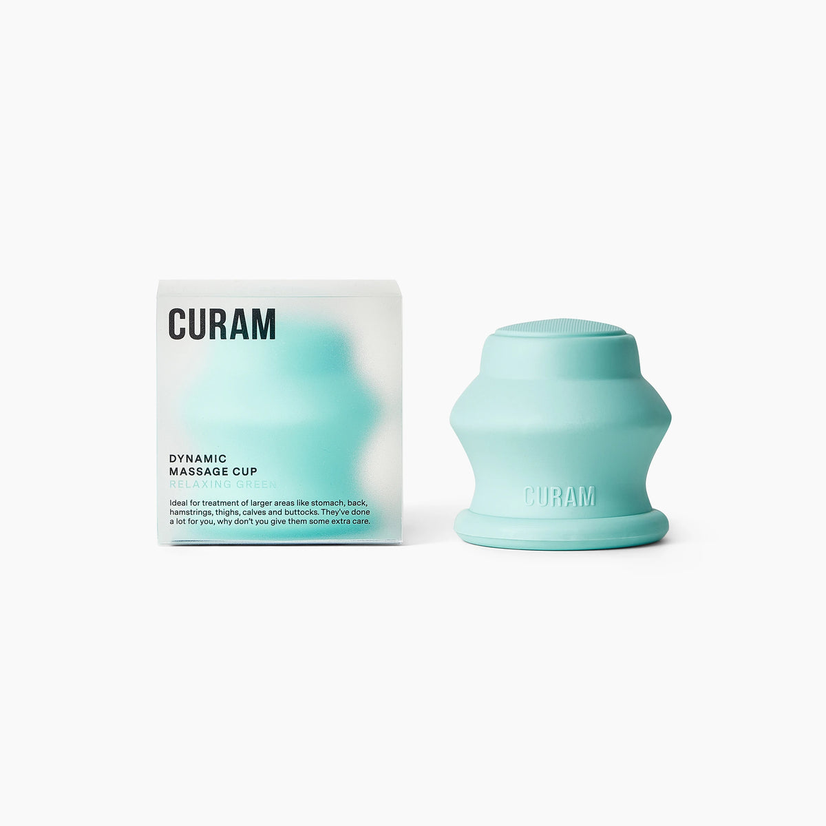 Curam Dynamic Cup i silikon i färgen relaxing green visad med sin minimalistiska vita och gröna förpackning i gradient på en ren vit yta.